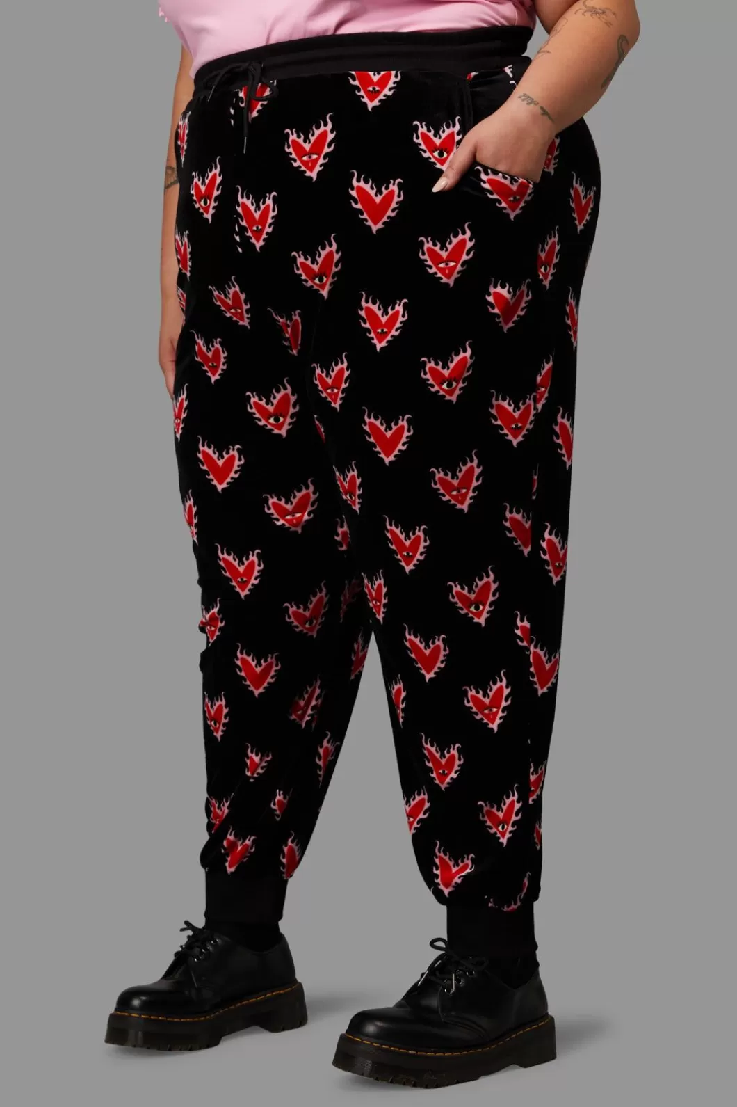 Curve Pants & Skirts<Black Friday Curve Flamin Hearts Velour Track Pant