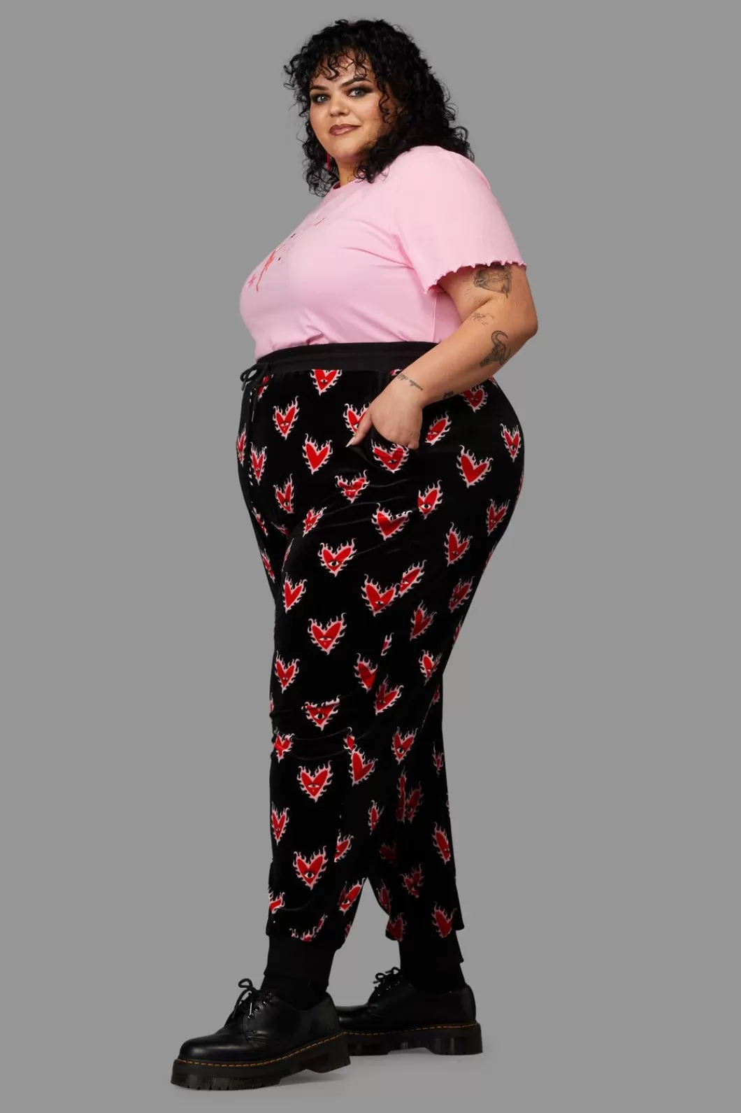 Curve Pants & Skirts<Black Friday Curve Flamin Hearts Velour Track Pant