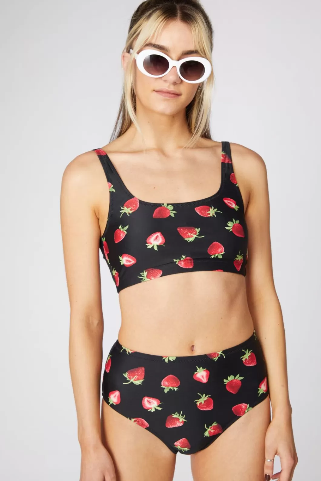 Swimwear<Dangerfield Strawberry Bikini Bottom